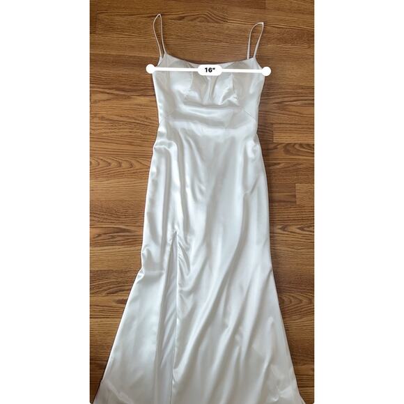La Femme white Stretch Satin side slit Sheath Dress size 6/ small - Picture 5 of 13